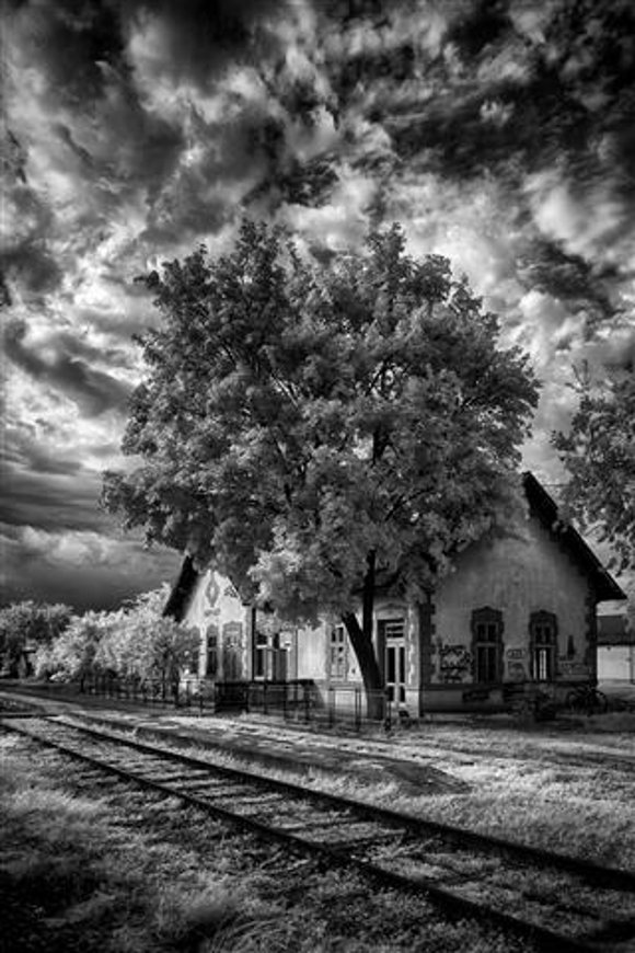 Foto zeigt einen alten Bahnhof