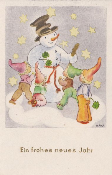 Postkarte mit Darstellung eines Schneemanns mit vierblättrigen Kleeblättern, der von vier Wichteln umgeben ist. Darunter die Bildunterschrift "Ein frohes neues Jahr".